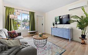 Enchanting Cozy Apartment 10 Min Away From Airport, Calle 8, Brickell, Coral Gables, The Beach And More!